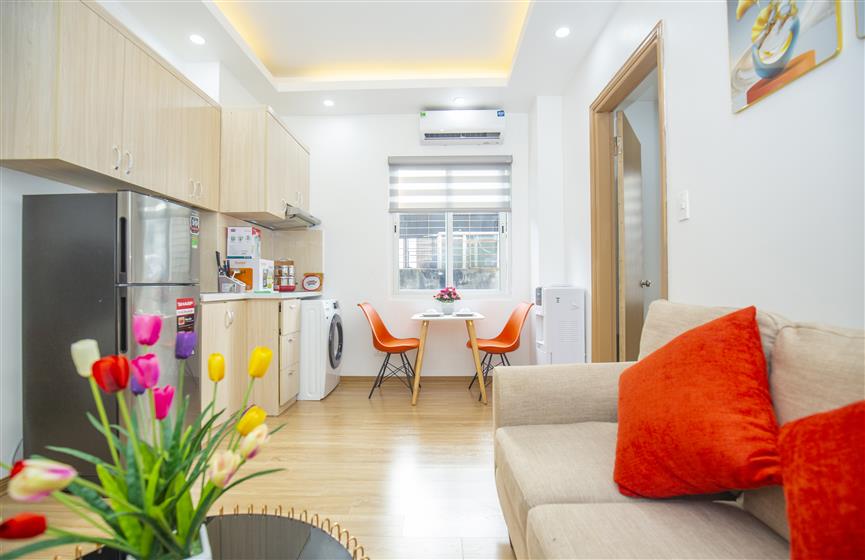 Căn hộ 1 ngủ 55m2 nội thất mới cho thuê phố Linh Lang