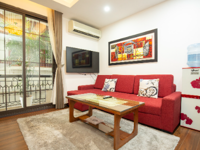 Cho thuê căn hộ 1 ngủ có ban công phố Đào Tấn gần Lotte, dịch vụ tiện nghi, nội thất mới
