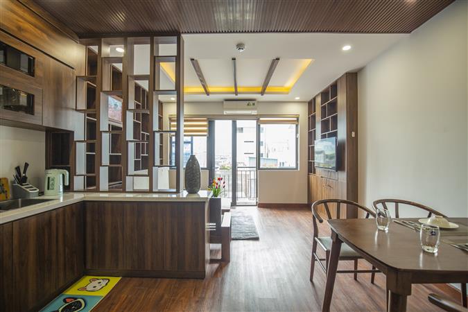 Cho thuê căn hộ 1 ngủ phố Linh Lang dịch vụ tiện nghi, nội thất mới