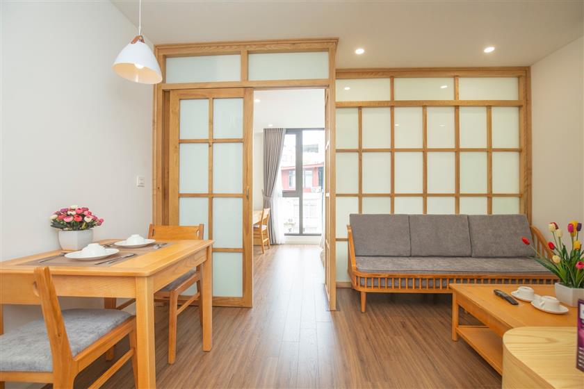 Căn hộ 1 ngủ cho thuê phố Phan Kế Bính, view đẹp, đầy đủ tiện nghi 03