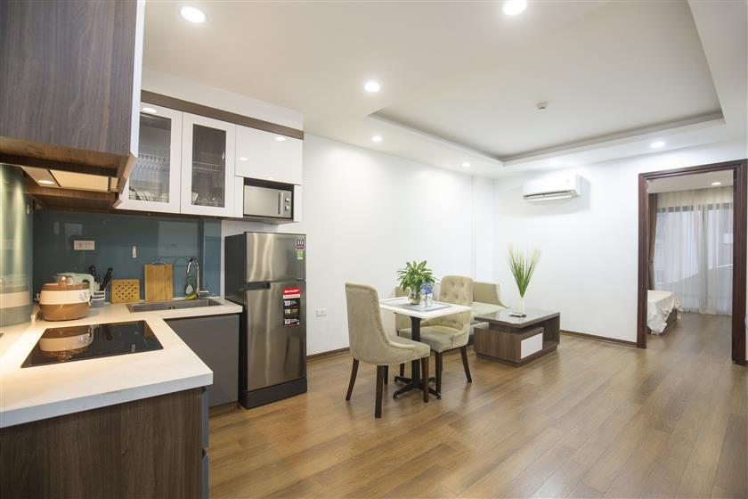 Cho thuê căn hộ 1 ngủ phố Kim Mã gần Lotte, dịch vụ tiện nghi, nội thất mới