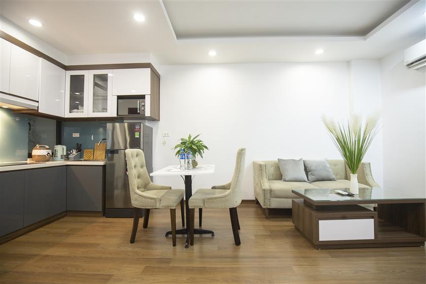 Cho thuê căn hộ 1 ngủ phố Kim Mã gần Lotte, dịch vụ tiện nghi, nội thất mới